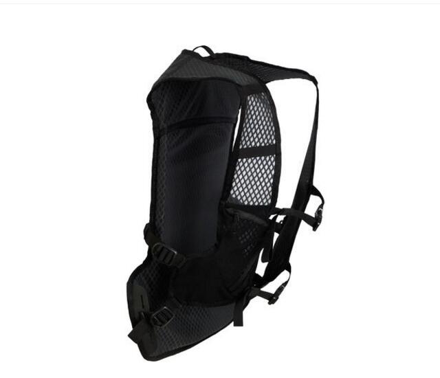 BACK of hydration backpack 2L