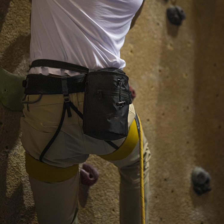 Heavy Durable Design Chalk Bag with Carabiner Clip & Belt & Zip-up Pockets for Sport Climbing & Bouldering